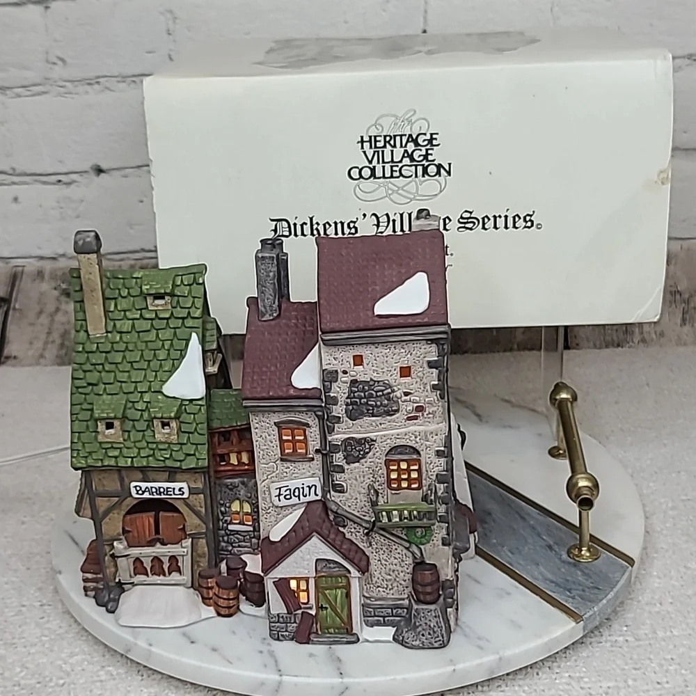Department 56 Vtg Heritage Village Collection Oliver Twist 